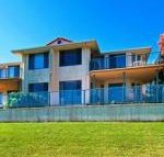 Dolphins 2 7 Commodore Crescent - Sunshine Coast Tourism