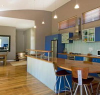 Chriscross Retreat 9 Cross Street - Holiday Sunshine Coast