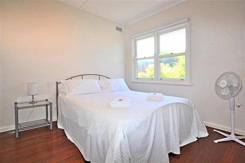 Breakers 6 2 Hill Street - Holiday Sunshine Coast 5