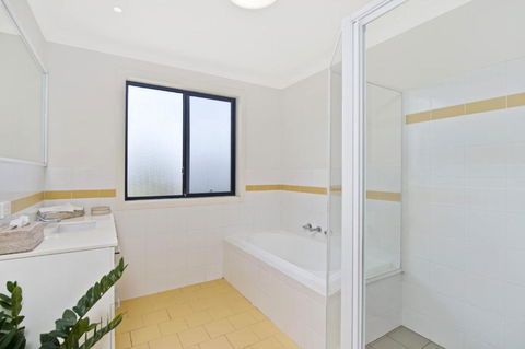 Amara 6 Wesley Avenue - Holiday Sunshine Coast 5