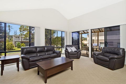 Amara 6 Wesley Avenue - Holiday Sunshine Coast 2