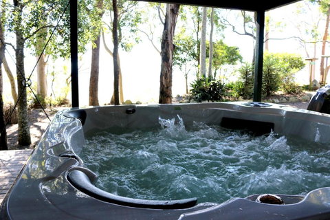 Valley View Luxury Retreat - Holiday Sunshine Coast 2