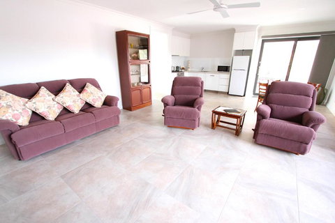 Wentworth Wharf B & B - Sunshine Coast Tourism 4