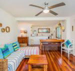 Pacifica 2 Opposite the beach at Brooms Head - Holiday Sunshine Coast