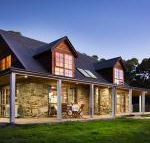 Cedar  Stone - Sunshine Coast Tourism