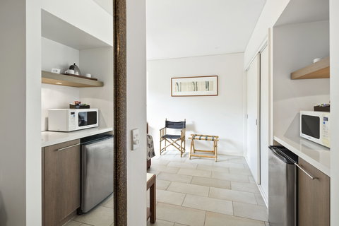 Temple 312 Newly Refurbished Studio - Holiday Sunshine Coast 5