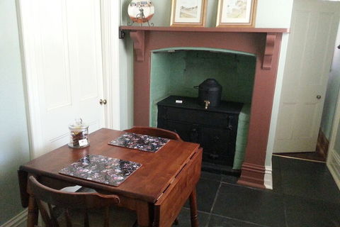 Burra Railway Station Bed & Breakfast - Holiday Sunshine Coast 7