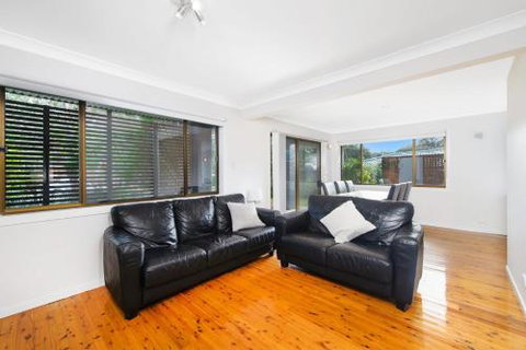 Bonny Beach House Holiday Accommodation With Pool - Holiday Sunshine Coast 3