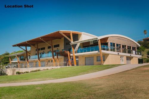 Bonny Beach House Holiday Accommodation With Pool - Holiday Sunshine Coast 2