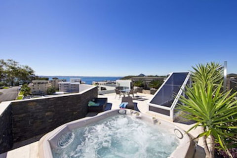 Harbourview Penthouse - Holiday Sunshine Coast 0