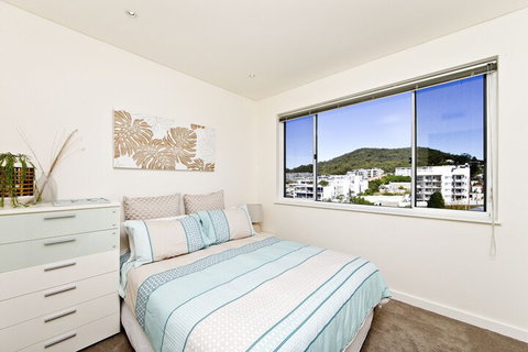 Harbourview Penthouse - Holiday Sunshine Coast 1
