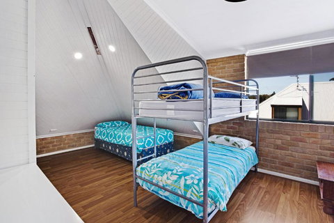 Salt Wood Cabin Style Retreat - Sunshine Coast Tourism 5