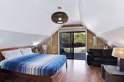 Salt Wood Cabin Style Retreat - Sunshine Coast Tourism 6