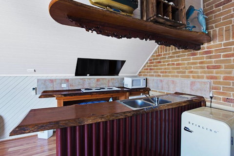 Salt Wood Cabin Style Retreat - Sunshine Coast Tourism 4