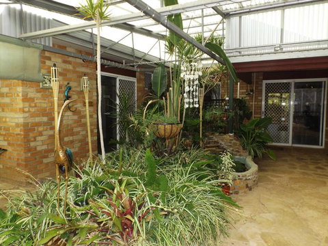 Yorks Lookout Lodge Bed & Breakfast - Holiday Sunshine Coast 3