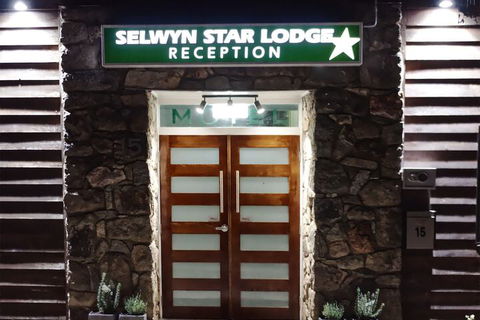Selwyn Star Lodge - Holiday Sunshine Coast 1