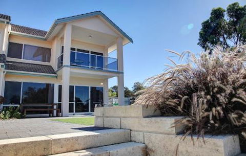 Bay Bliss In Coffin Bay - Sunshine Coast Tourism 2
