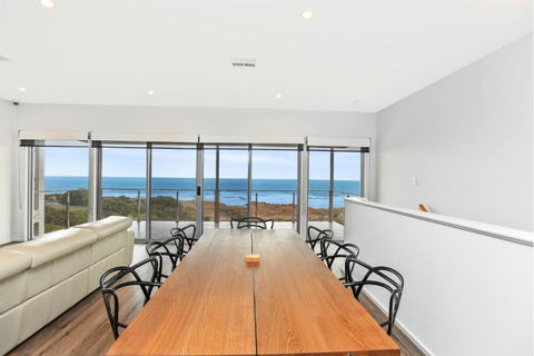 Avaya Sellicks Beachfront Getaway WiFi - Holiday Sunshine Coast 2