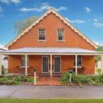 Eliza 1875 Red Brick Duplex Townhouse - Sunshine Coast Tourism 0