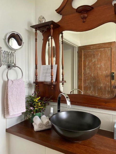 Aashay B & B - Holiday Sunshine Coast 4