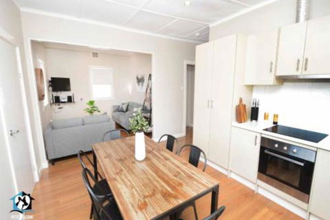 Just Renovated 2BR Cottage In Heart Of Wentworth - Sunshine Coast Tourism 4