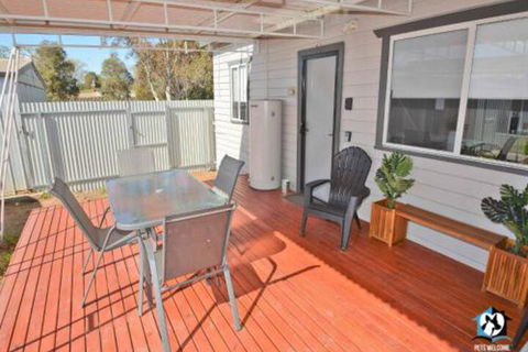 Just Renovated 2BR Cottage In Heart Of Wentworth - Sunshine Coast Tourism 1