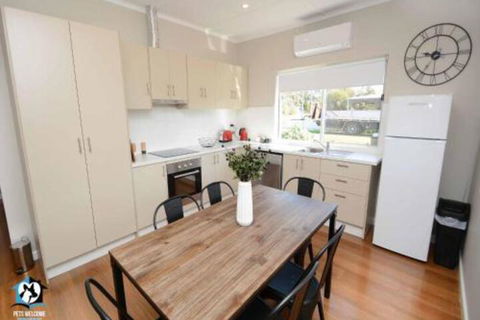 Just Renovated 2BR Cottage In Heart Of Wentworth - Sunshine Coast Tourism 6