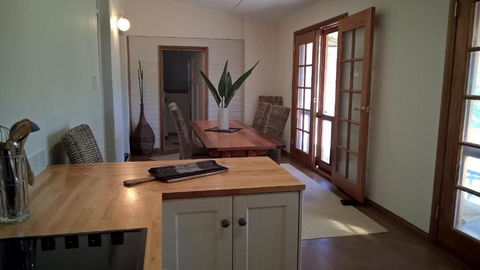 Book Keepers Cottage - Sunshine Coast Tourism 5
