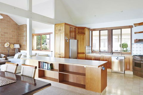 Bay Beach House - Sunshine Coast Tourism 6