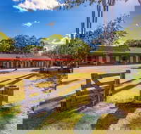 Esk Caravan Park  Motel - Holiday Sunshine Coast