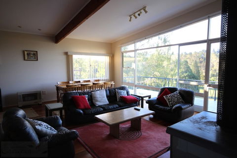 Fairways Close - Holiday Sunshine Coast 1