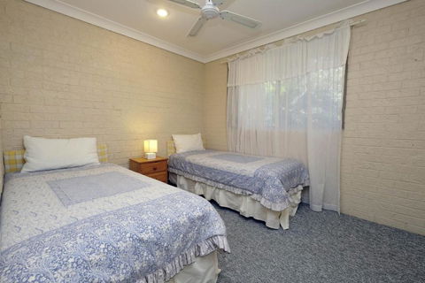 ACACIA WEEKLY ONLY - Holiday Sunshine Coast 4
