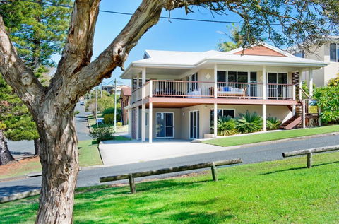 Allure By The Sea - Holiday Sunshine Coast 1