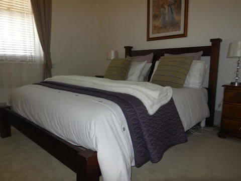 Amalie Cottage Waikerie Unit 1 - Holiday Sunshine Coast 2