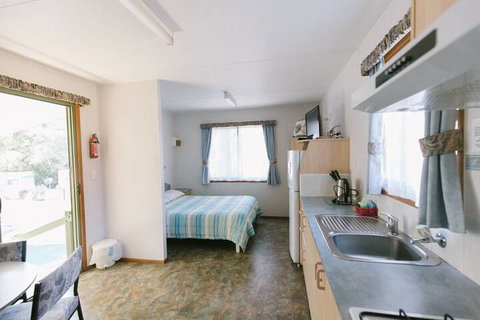 Wonboyn Cabins & Caravan Park - Sunshine Coast Tourism 2