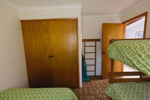 Wonboyn Cabins & Caravan Park - Sunshine Coast Tourism 7