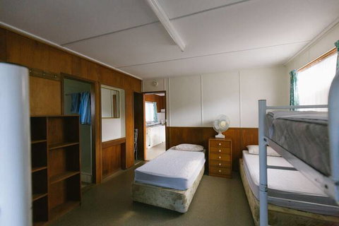 Wonboyn Cabins & Caravan Park - Sunshine Coast Tourism 4