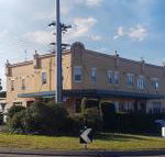 Helensburgh Hotel - Holiday Sunshine Coast