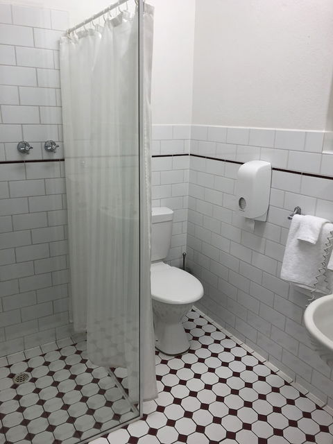 Adelaide Airport Motel - Holiday Sunshine Coast 3