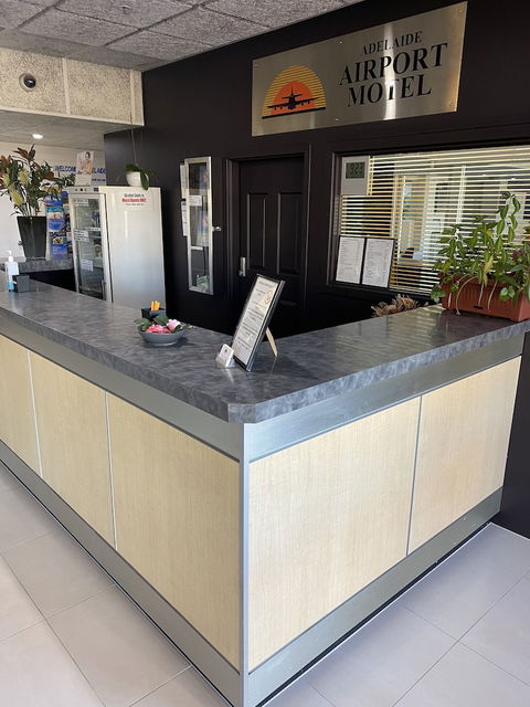 Adelaide Airport Motel - Holiday Sunshine Coast 1