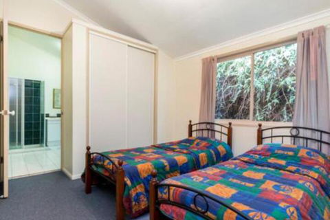 Amaroo House - Holiday Sunshine Coast 4