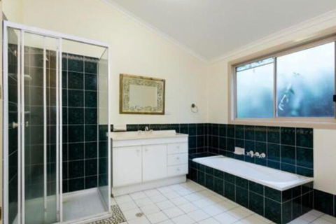 Amaroo House - Holiday Sunshine Coast 6