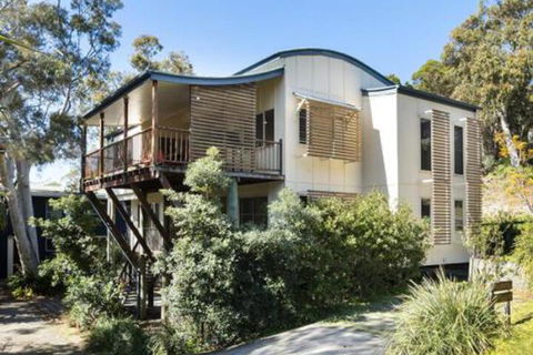 Absolute - Holiday Sunshine Coast 0