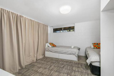 Beachies 1 - Sunshine Coast Tourism 2