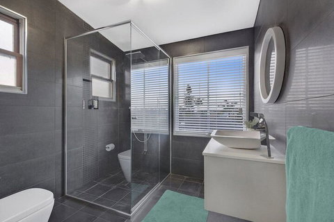 Waterview Beach House - Sunshine Coast Tourism 6