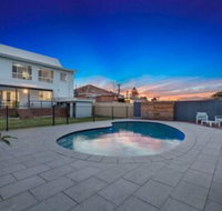 Waterview Beach house - Sunshine Coast Tourism