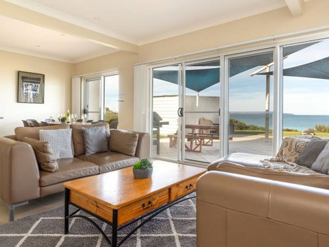 Mamorhomy Beachfront Spacious Apartment - Sunshine Coast Tourism 2