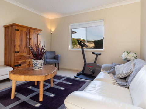 Mamorhomy Beachfront Spacious Apartment - Sunshine Coast Tourism 6