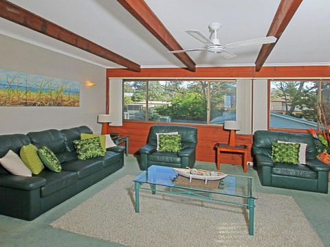 Gunyah An Idyllic Coastal Getaway - Holiday Sunshine Coast 3