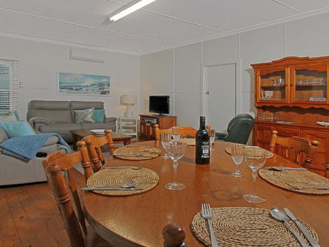 The Marlin A Gem Close To Rock Pools - Holiday Sunshine Coast 3